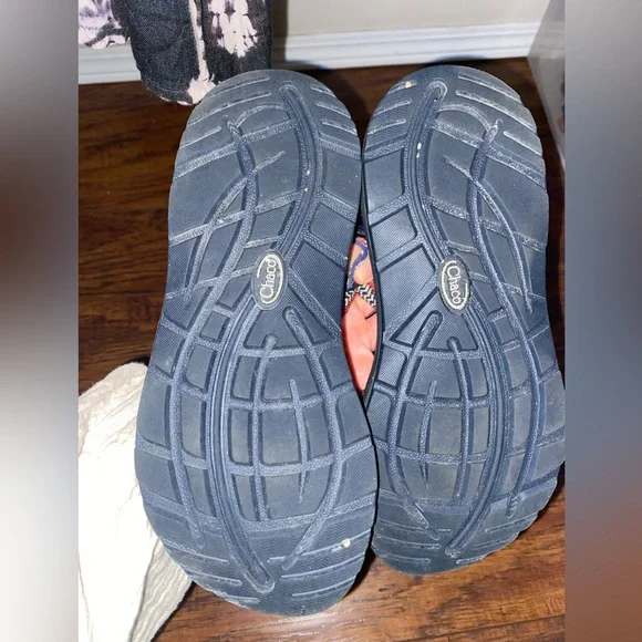 Women’s chacos size 8 - Picture 2 of 2